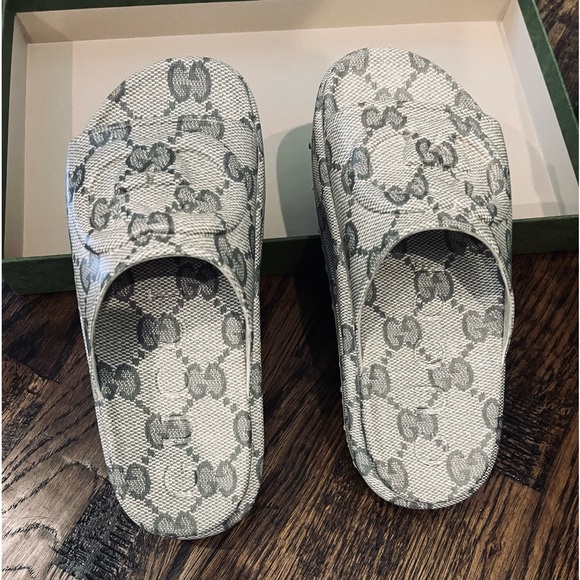 Gucci slides - Picture 2 of 6